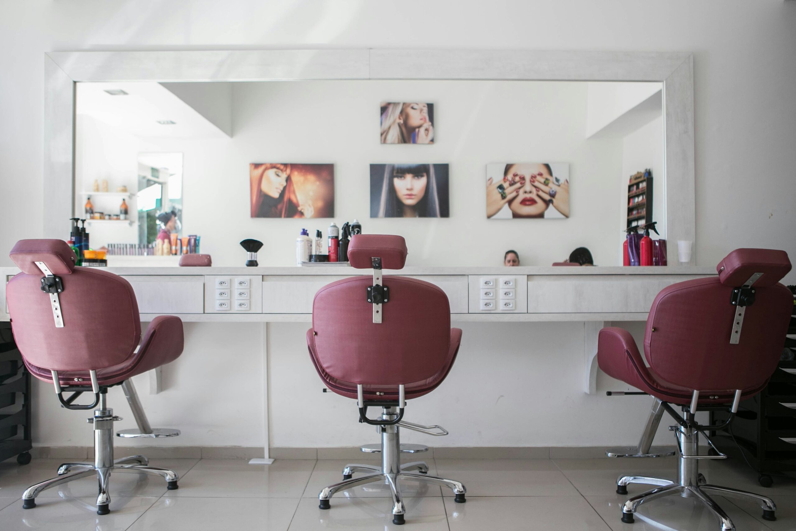 🌸 Coiffure tendance printemps–été : les looks à adopter à Paris